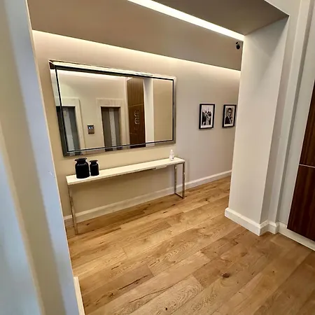 Casa Della Borsa - G *